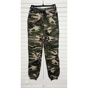Olivaceous Camo Joggers Size Medium NWT